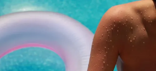 Trois parisiens verbalisés pour une baignade avec une bouée licorne...