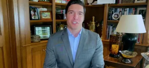 Un journaliste surpris en plein direct sans son pantalon (vidéo)