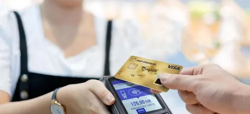 La première carte bancaire à empreinte digitale débarque en France