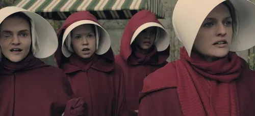 « The Handmaid’s Tale » : un teaser et un report de diffusion pour...