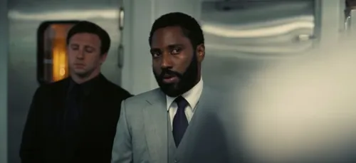 Le film Tenet de Christopher Nolan ne sortira finalement pas en...