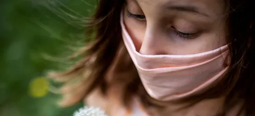 Le port du masque en extérieur recommandé par le ministre de la Santé