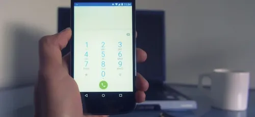 Un numéro de téléphone « porte-bonheur » vendu 300 000 dollars aux...