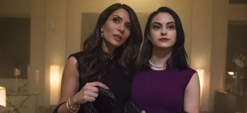 "Riverdale" : une des actrices infiltrée du FBI pour faire la...