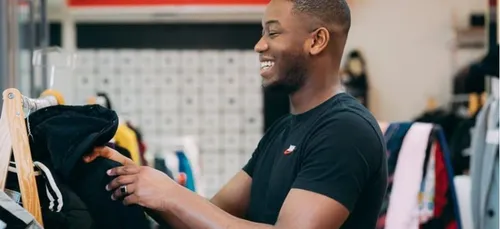 La Croix-Rouge relance son concept de « boutique inversée » en...