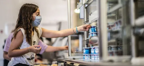 Val-de-Marne : des collégiens privés de cantine à cause de la Covid-19