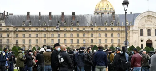 « Restons ouverts » : les patrons de bars manifestent en Ile-de-France