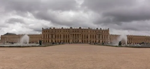Il se prend pour un roi et s’introduit à Versailles