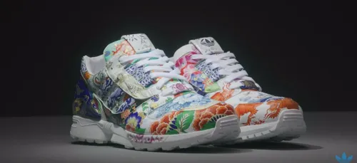 Une paire de basket « en porcelaine » estimée à 1 million de...