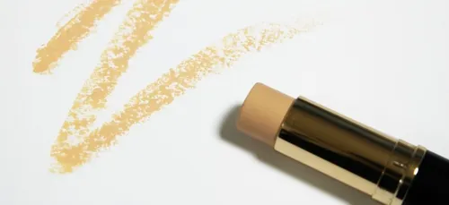 Cosmétiques : toujours trop de substances "indésirables"