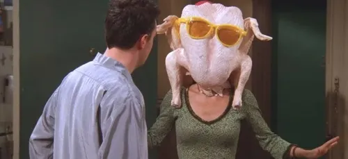 « Friends » : le célèbre gag avec la dinde serait un plagiat (vidéos)