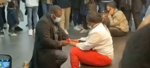 Paris : une demande en mariage dans la station de métro Châtelet...