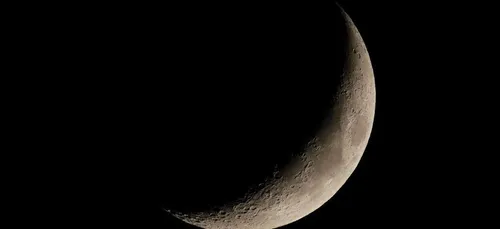 Des scientifiques prévoient de créer une banque de sperme sur la Lune