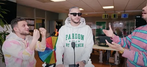 DJ Snake imite la chèvre en pleine gare Montparnasse et régale les...