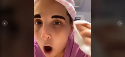 Elle lit mal la notice de sa teinture pour sourcils, le résultat...