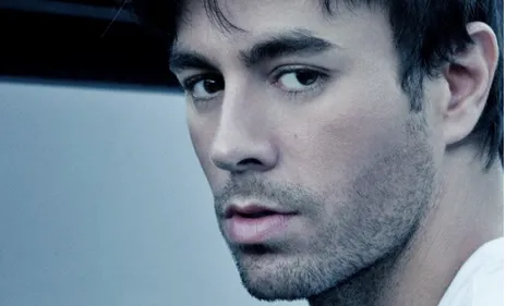 Enrique Iglesias hué par ses fans à la fin de son concert en Espagne !