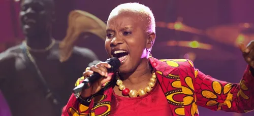 Angelique Kidjo rend hommage à Celia Cruz !