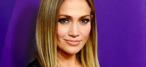 Jennifer Lopez ressemble comme deux gouttes d'eau à sa maman (Photo)