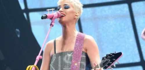 Quand Katy Perry s’incruste au mariage de deux inconnus ! (photos)