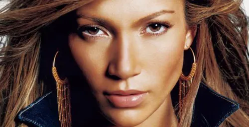 Jennifer Lopez: son nouveau single " Amor Amor Amor" avec Wisin est...