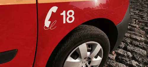 Les pompiers abattent un mur pour sauver une femme de 490 kilos