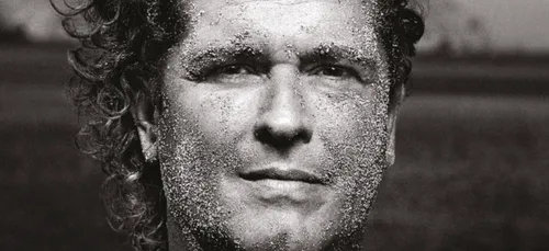 Le nouvel album plein de surprises de Carlos Vives (vidéo)