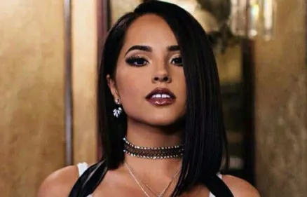 " Mayores’" jugée « trop sexuelle » : Becky G répond à la polémique !