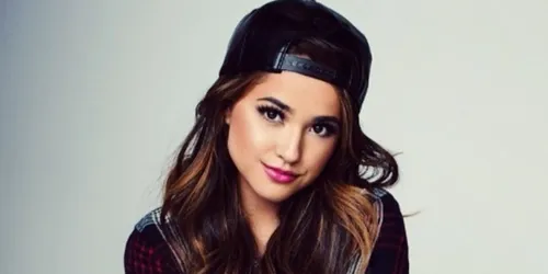 Becky G : d'anciennes photos font le buzz sur la toile !