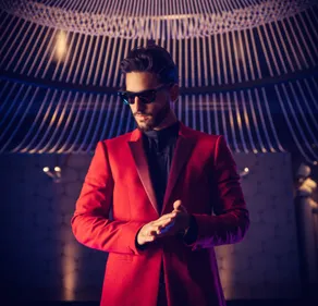 Maluma défile pour Dolce & Gabbana à la Fashion Week (VIDEOS)