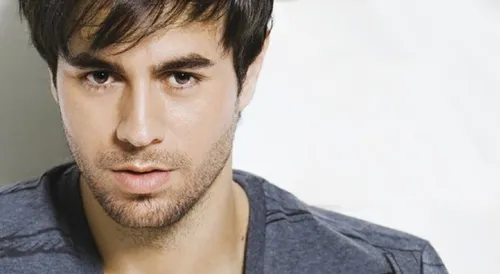 Enrique Iglesias : première sortie avec Anna Kournikova depuis la...