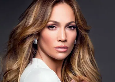Jennifer Lopez joue au « No Fear Challenge » et c’est très drôle !...