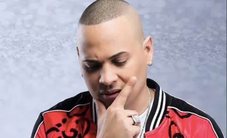 Jacob Forever vole au secours d’un ami enfermé dans des toilettes...