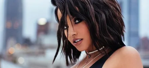 Becky G est le portrait craché de sa mère ! (Photos)