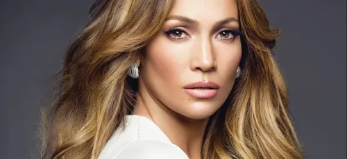 Jennifer Lopez révèle avoir été victime de harcèlement sexuel