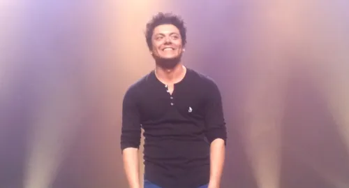 Kev Adams reviendra bientôt à la télévision dans une nouvelle série