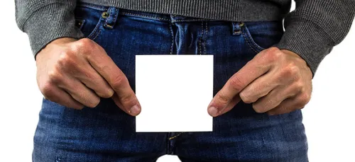 Le blanchiment du pénis : une tendance aussi bizarre que dangereuse