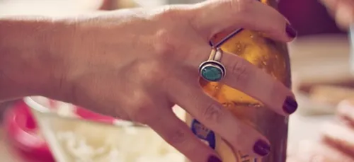 Règles douloureuses : un lien établi entre alcool et mal de ventre