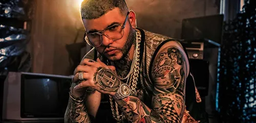 Farruko : les paroles de sa chanson « Amarte Duro » font polémique