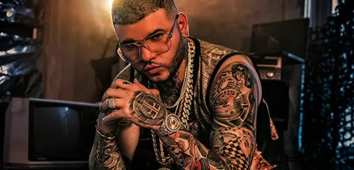 Farruko partage un adorable moment sur la scène avec son fils (Vidéo)