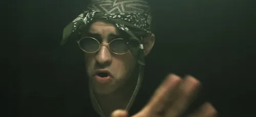 Bad Bunny : taclé sur son physique et son hygiène après un selfie...