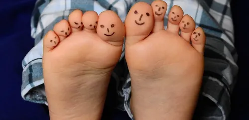 Faire jouer son enfant pieds nus est bon pour ses capacités motrices