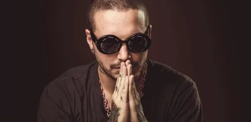 J Balvin : découvrez sa première collection de mode et à petits...