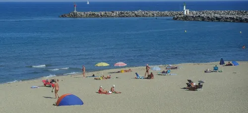 Face à la canicule, un camping naturiste de Haute-Vienne affiche...