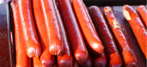 États-Unis : ils font un trou dans le plafond avec des saucisses