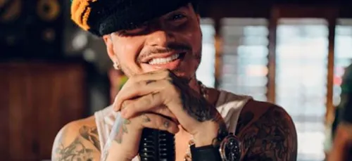 J Balvin : sa réponse aux rumeurs de relation avec un membre de...
