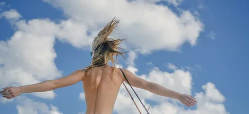 Le Airbnb du naturisme débarque en France !