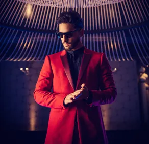 Maluma dévoile une vidéo très intime avec Natalia Barulich (Vidéo)