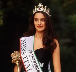 Une jeune femme handicapée élue deuxième dauphine au concours Miss...