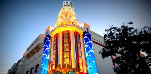 Grand Rex : Le retour de la Féérie des Eaux avec « Le Grinch »