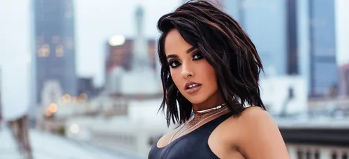 Becky G se lance dans la musique country (Audio)